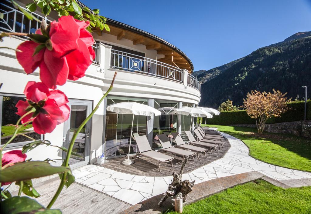 Wellnesshotel Liun B&B Müstair Exterior foto
