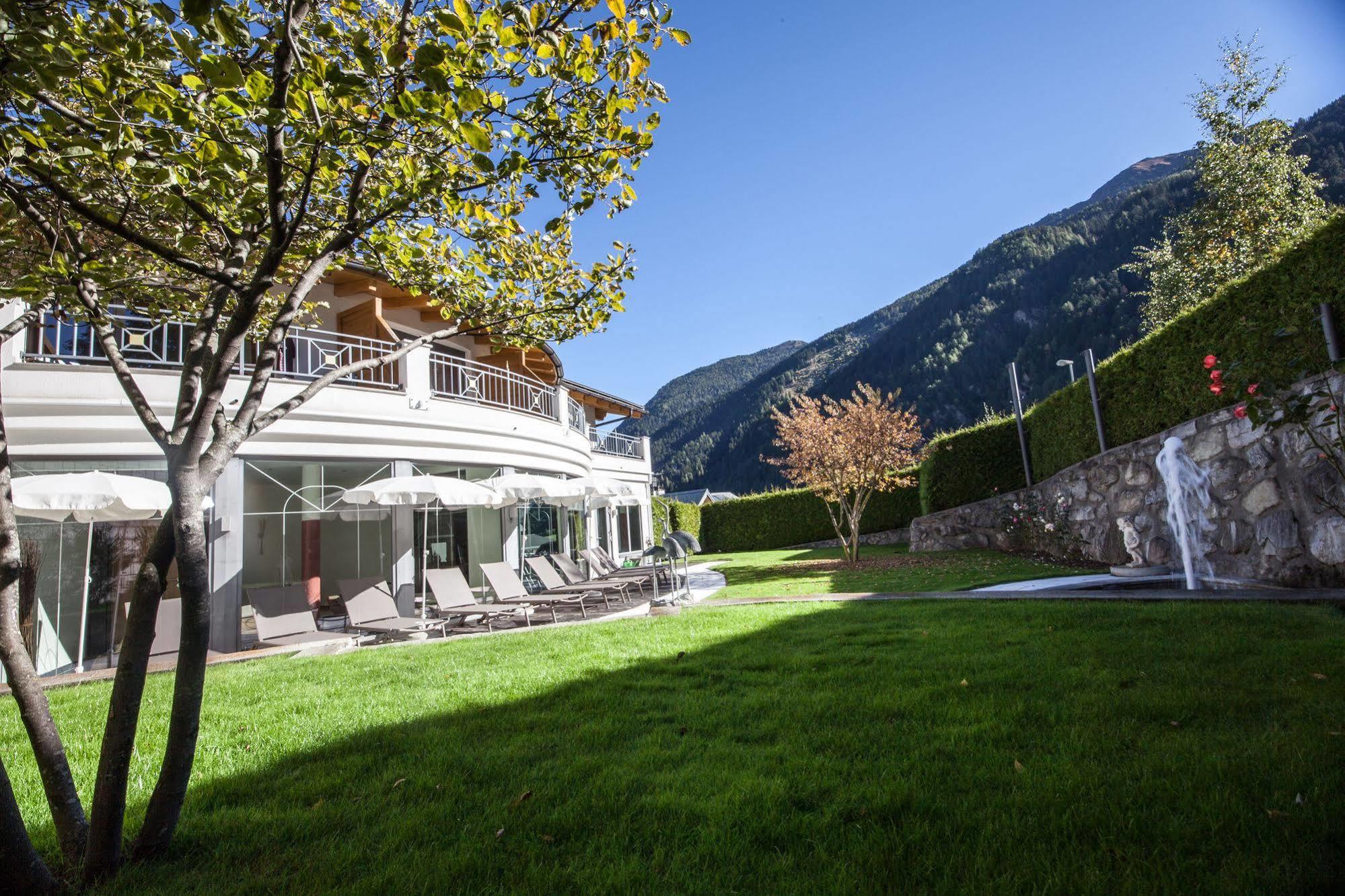 Wellnesshotel Liun B&B Müstair Exterior foto
